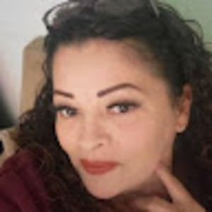 Meet your Posher, Mona